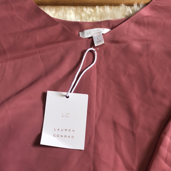 LAUREN CONRAD Bell sleeve lace back top size L - Picture 7 of 13